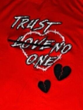 Focus NWT Men's Red Graphic Short-Sleeve Tee - Trust No One Design